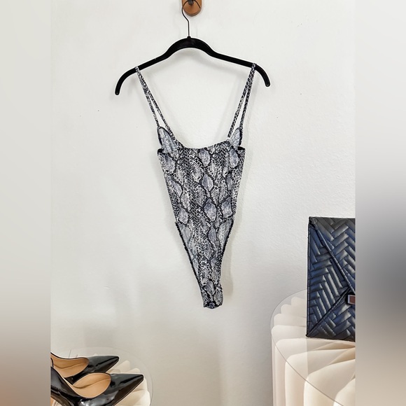 NWT Fashion Nova Snakeskin See Through Bodysuit - SIZE XS - Picture 5 of 5